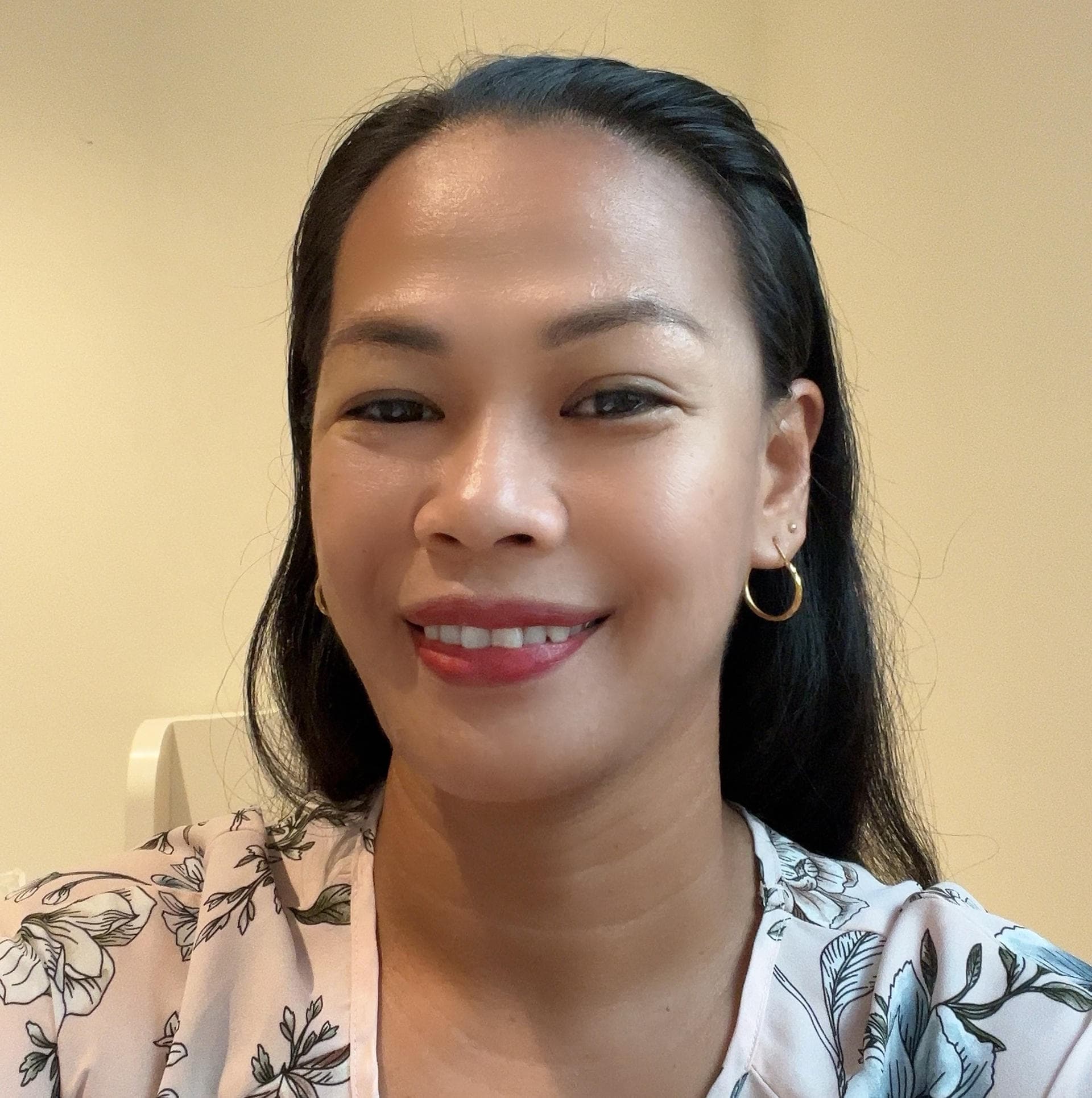 Diadema — Nanny / Caregiver in Abu Dhabi