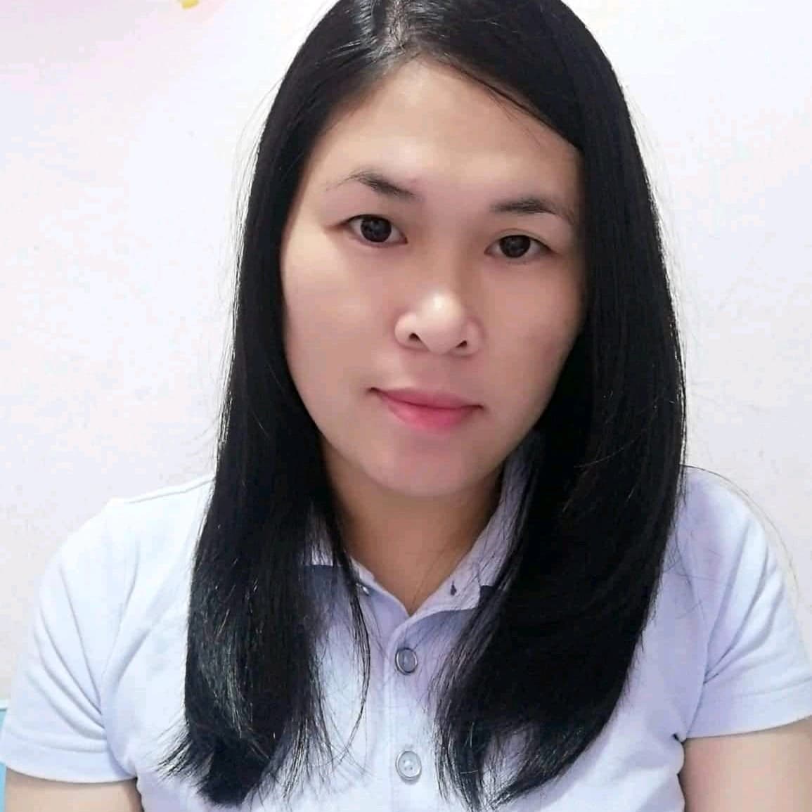 Lorie Mae — Babysitter in Dubai