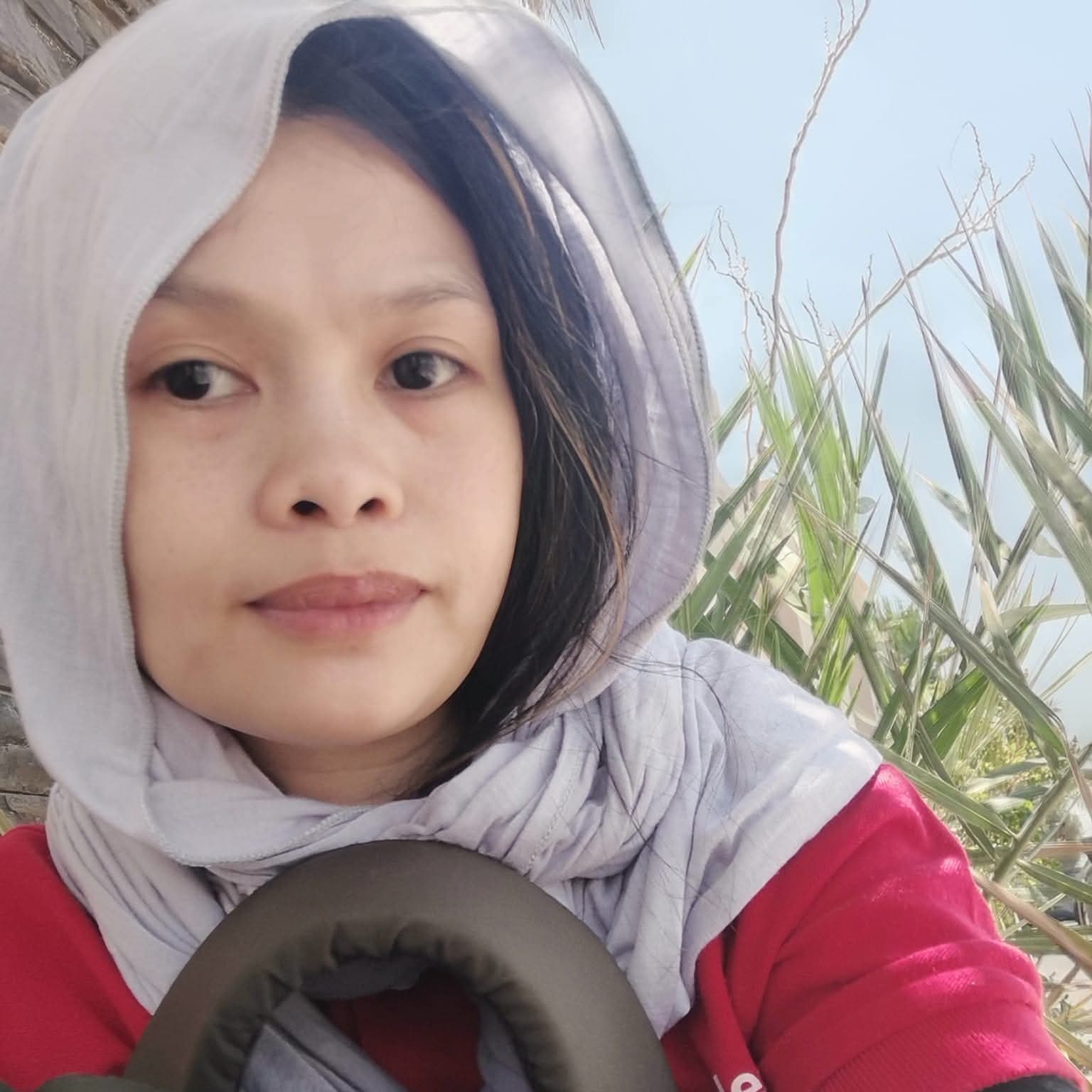 Darren May — Nanny / Maid in Manama