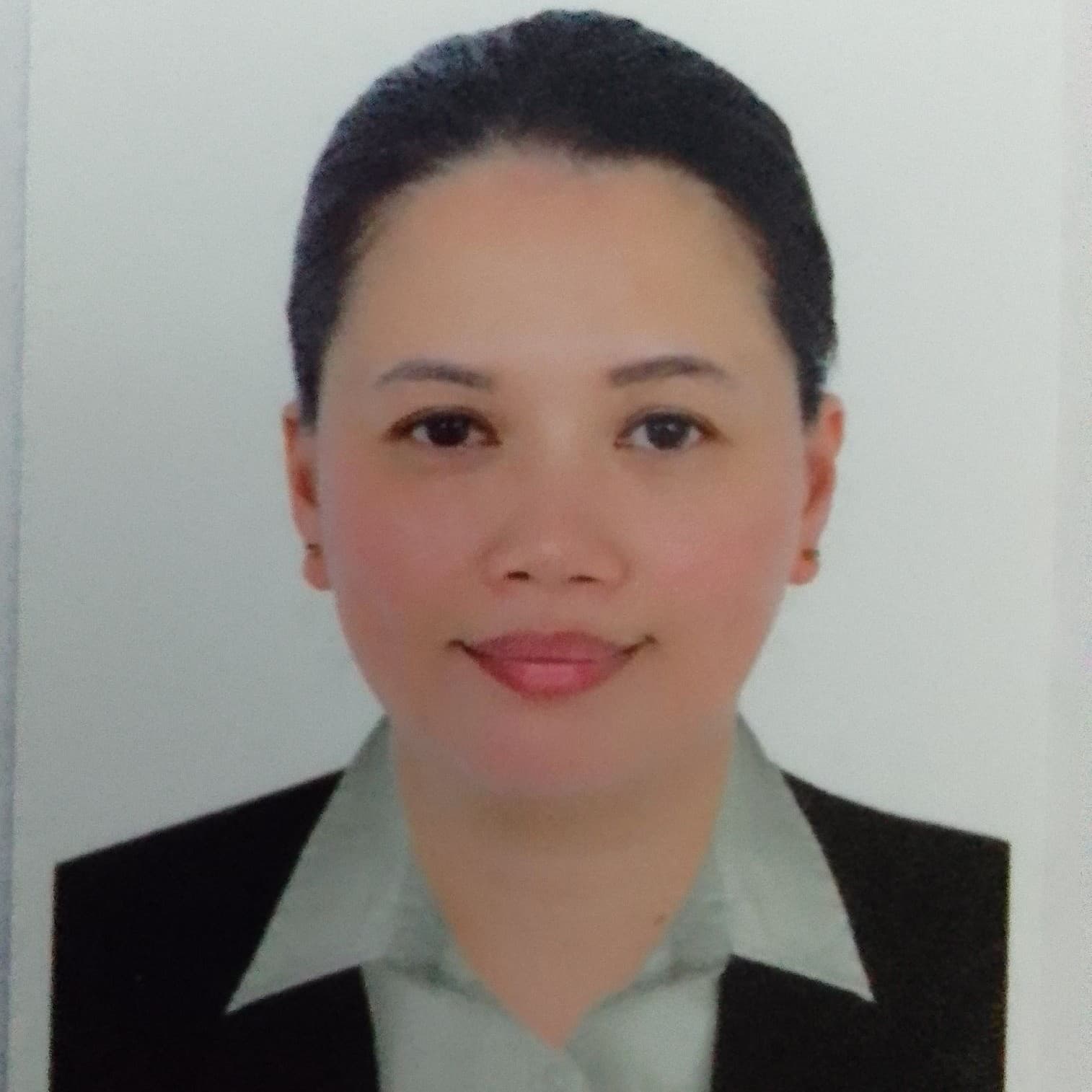 Lourdes — Babysitter in Dubai